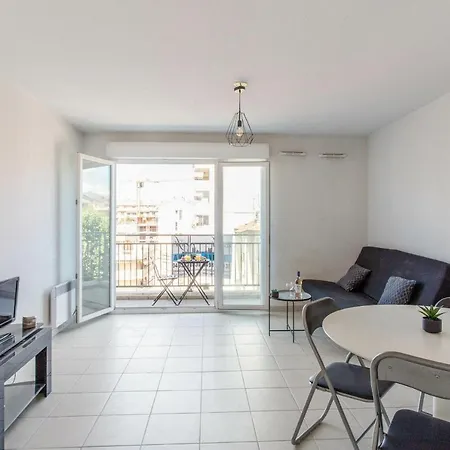 Апартаменты Charming Studio With Balcony And Beautiful Mountain View In - Welkeys Ницца