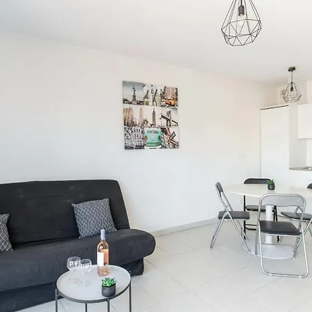 Апартаменты Charming Studio With Balcony And Beautiful Mountain View In - Welkeys