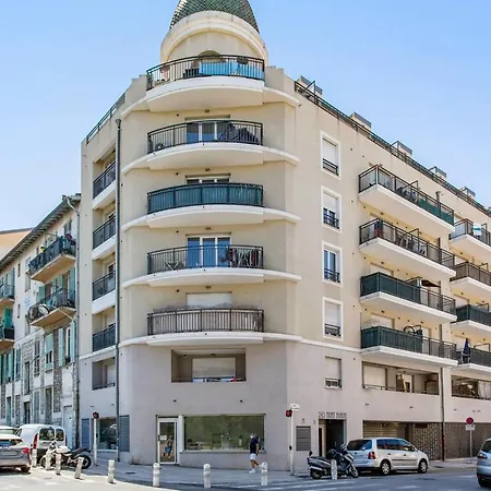 Charming Studio With Balcony And Beautiful Mountain View In - Welkeys *
