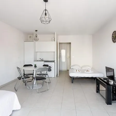 Charming Studio With Balcony And Beautiful Mountain View In - Welkeys Appartement Nice